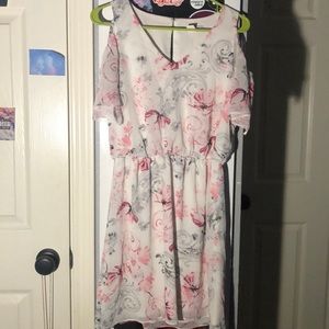 Pink and white shoulder cut out dress